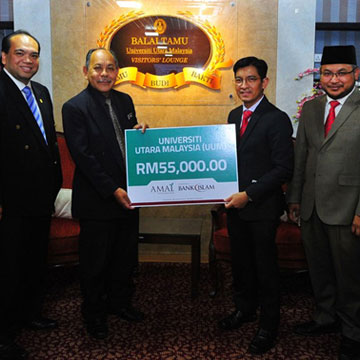 UUM Receives Zakat Contributions Amounting To RM 55,000 From Bank Islam